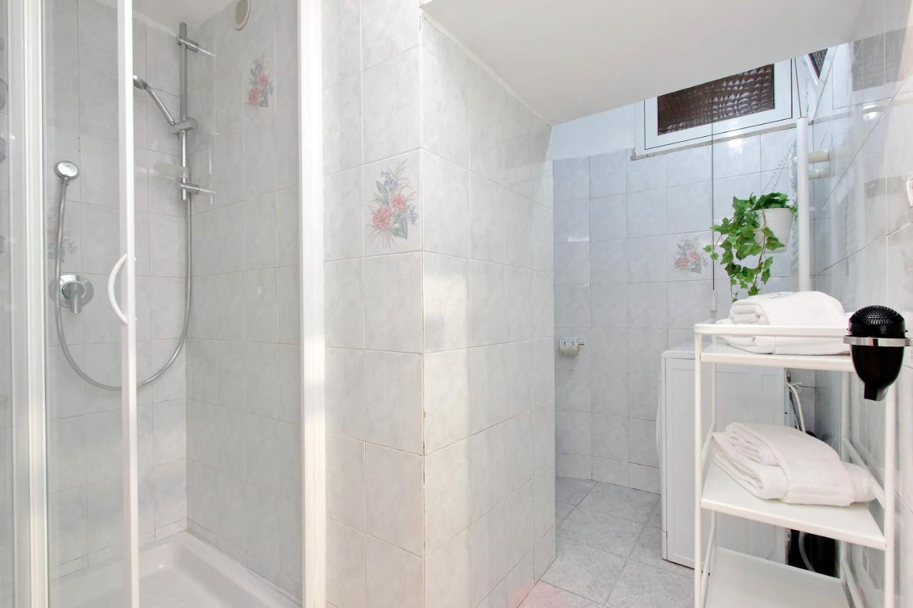 Ych-Confortevole Suite Al Colosseo Roma Ngoại thất bức ảnh