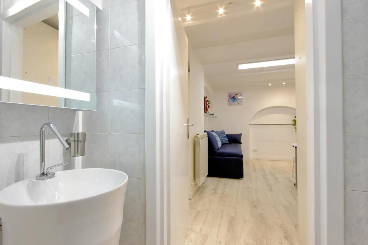 Ych-Confortevole Suite Al Colosseo Roma Ngoại thất bức ảnh